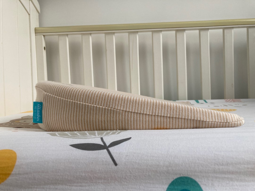 Antireflux baby pillow, Everything Else on Carousell