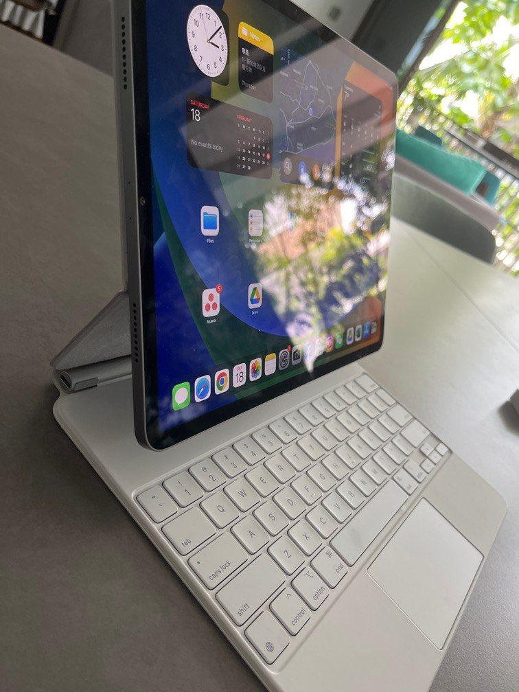 Apple iPad Pro 12.9” 512GB Wifi (Gen 6) Just bought it, Mobile Phones