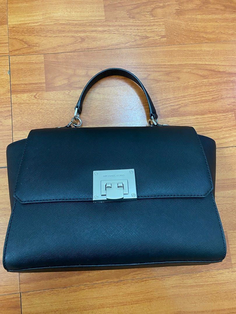Authentic Michael Kors Tina Satchel Bag (Category: Luxury Bags & Wallets) located in Quezon City. Submitted by _daynes (Listing ID 1215942677, Image 1). Description: .