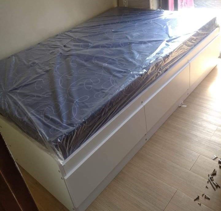 Bed box White w/ uratex foam (Category: Other Home Furniture) located in San Juan City. Submitted by eliseeemoreno (Listing ID 1215902110, Image 1). Description: Bed box White wooden double size 48x75 we assemble free we delivered COD depends location melamine wood materials sets w/ uratex foam 5 yrs waranty 48x75x5,5.