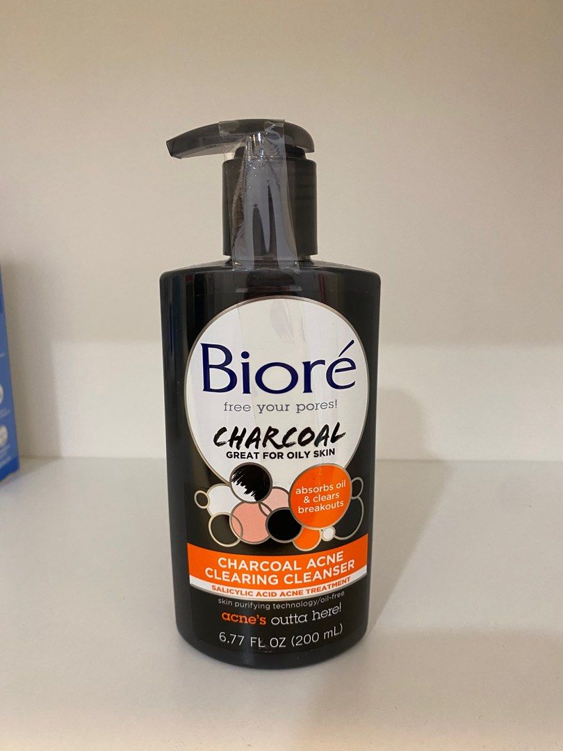 Biore charcoal hot sale acne clearing cleanser