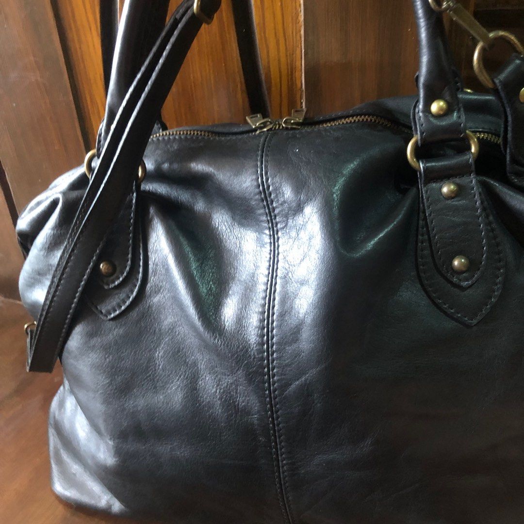 BORSE IN PELLE (Category: Shoulder Bags) located in Cavite. Submitted by bags_unltd143 (Listing ID 1216008366, Image 1). Description: .