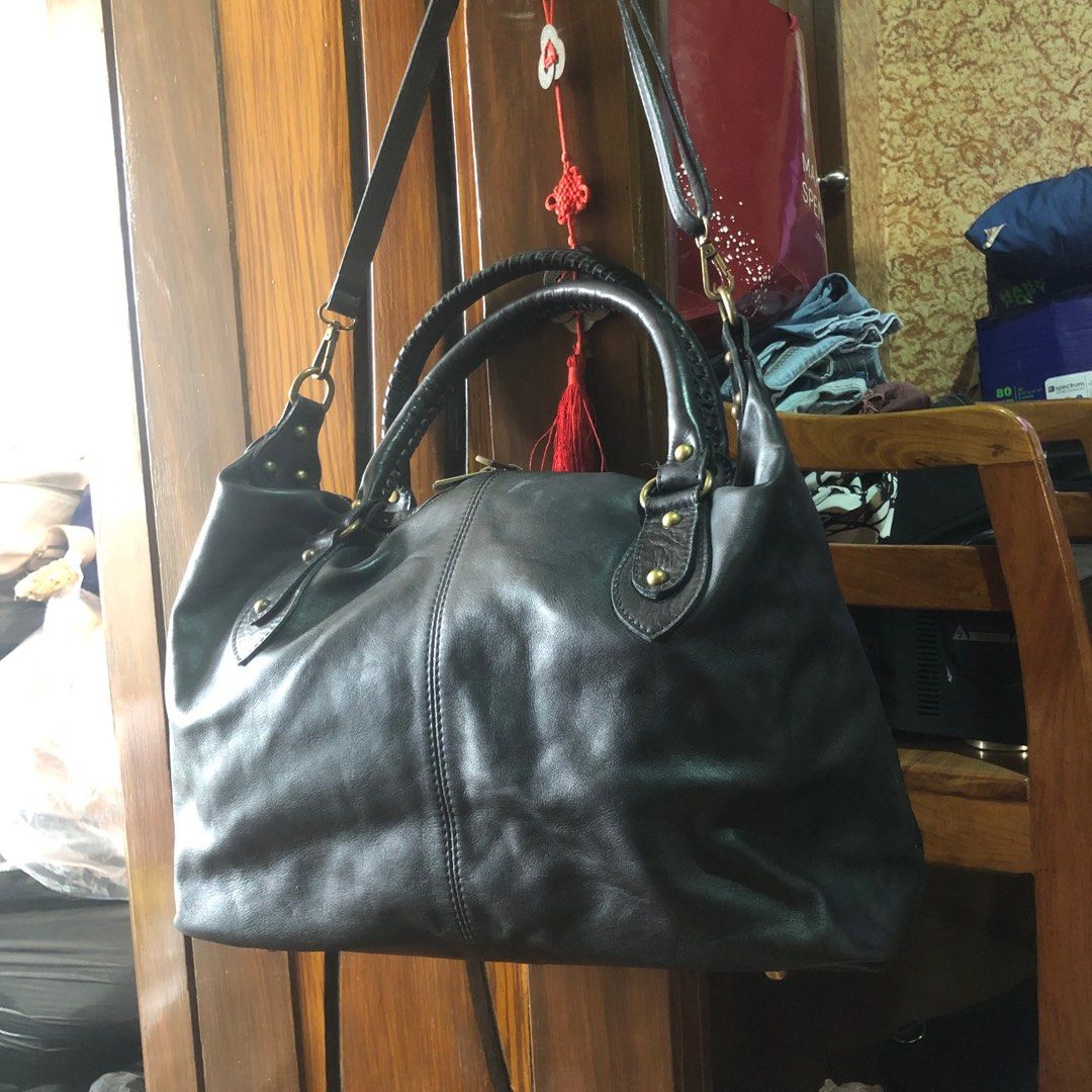 BORSE IN PELLE (Category: Shoulder Bags) located in Cavite. Submitted by bags_unltd143 (Listing ID 1216008366, Image 3). Description: .