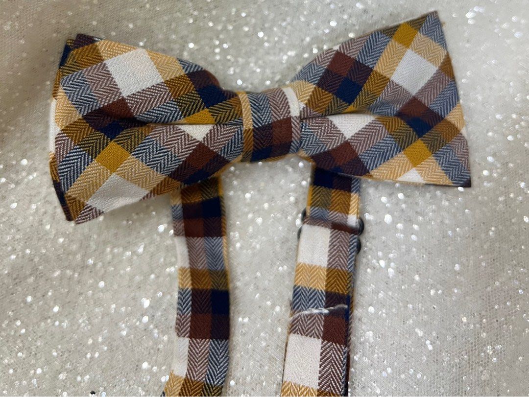 Burberry discount bow tie