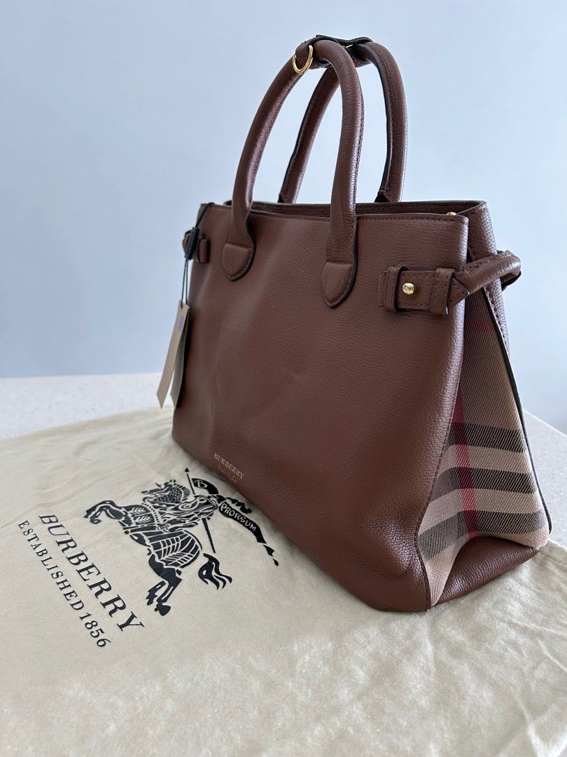 Burberry the banner clearance house