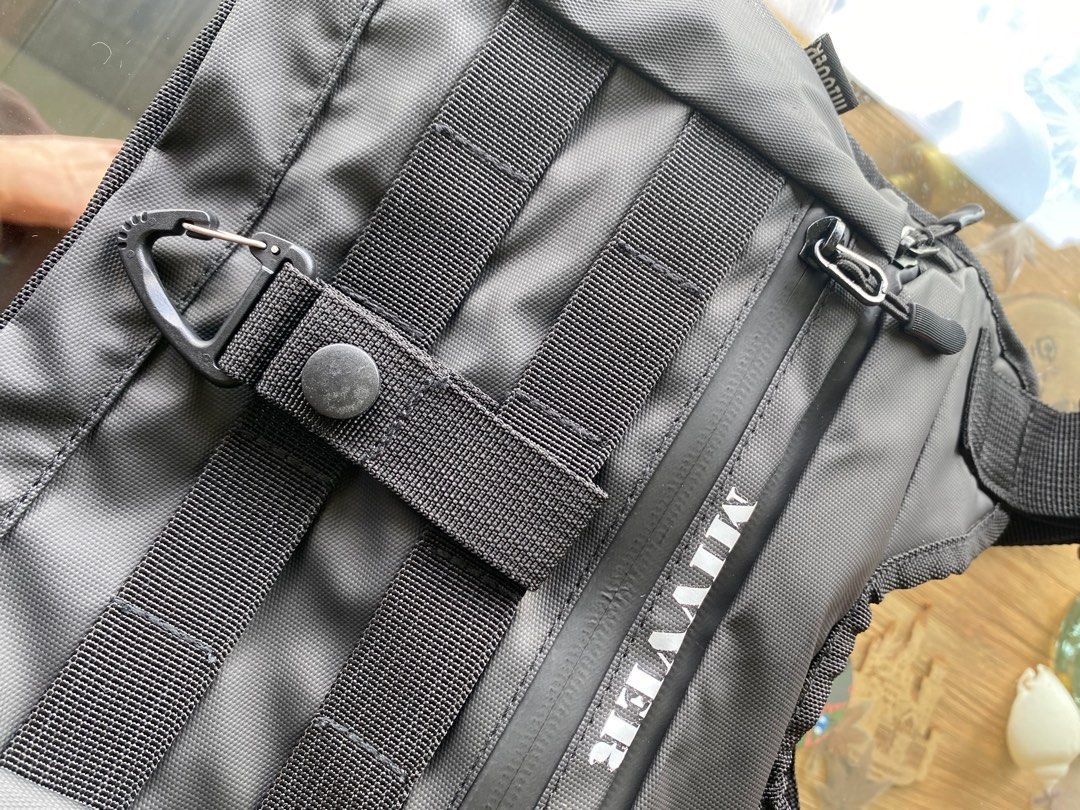 Chest pouch bag discount