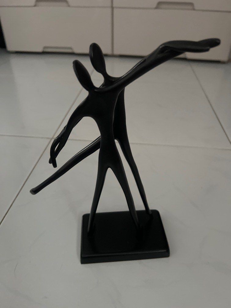 Dancing couple (Category: Other Home Decor) located in Singapore. Submitted by mrleica (Listing ID 1215868039, Image 2). Description: .