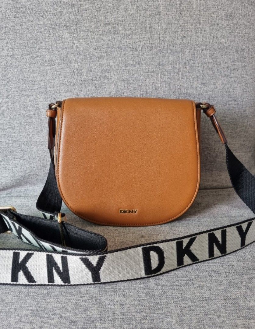 DKNY Bag authentic not kate spade/ coach free delivery, Women's Fashion,  Bags & Wallets, Shoulder Bags on Carousell