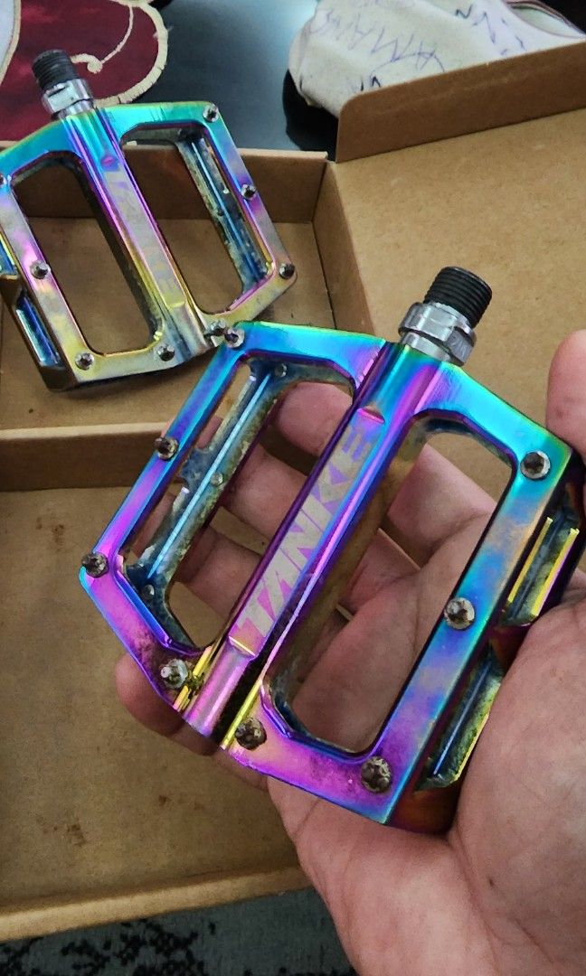 oneup aluminum pedals oil slick