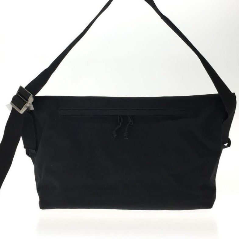 韓国 ファッション通販 FUCT SSDD MESSENGER BAG, Men's Fashion, Bags, Sling Bags on ショルダーバッグ