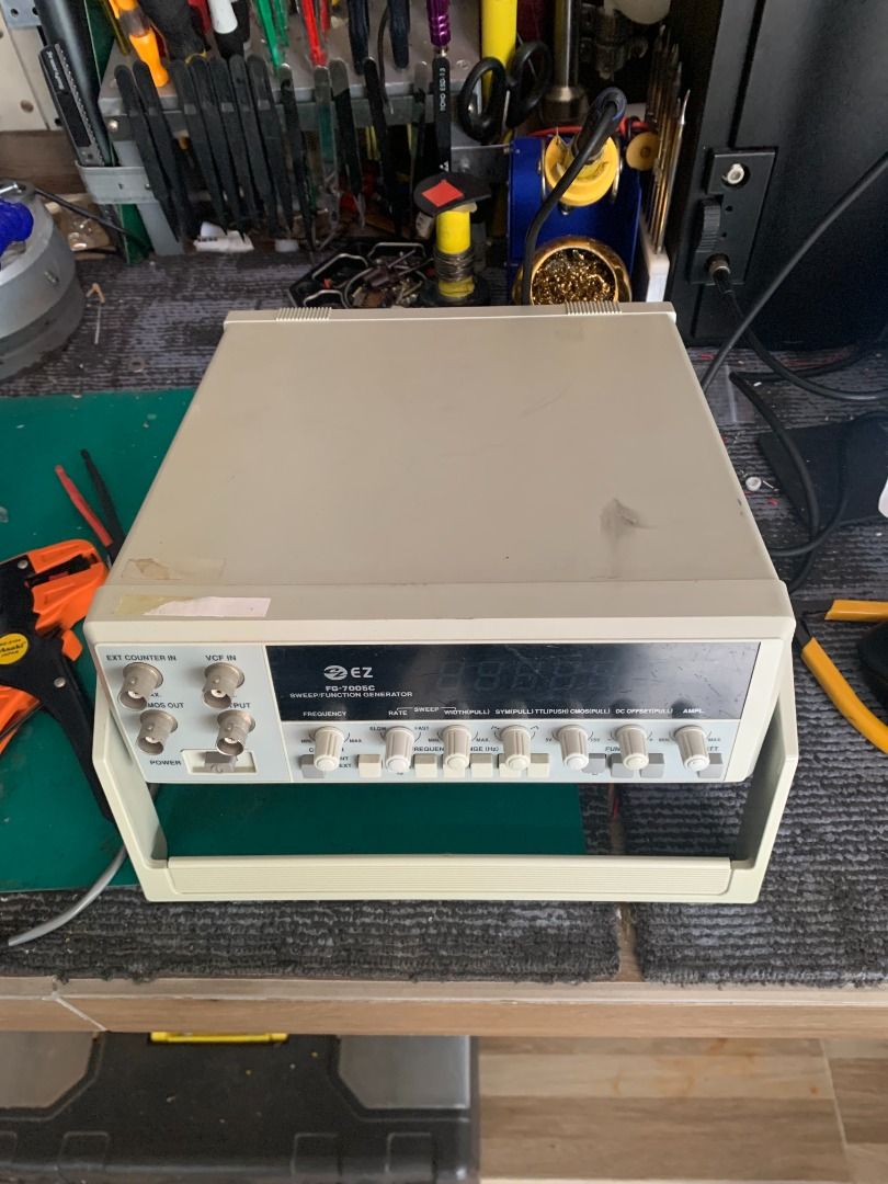 Function Generator (Category: Electronics & Gadget Repairs) located in Johor Bahru. Submitted by visah (Listing ID 1215991382, Image 1). Description: EZ Digital FG-7005C 5 MHz Sweep Function Generator .