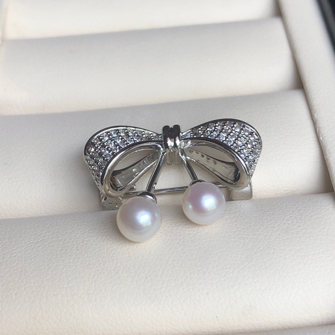 Genuine discount pearl brooch