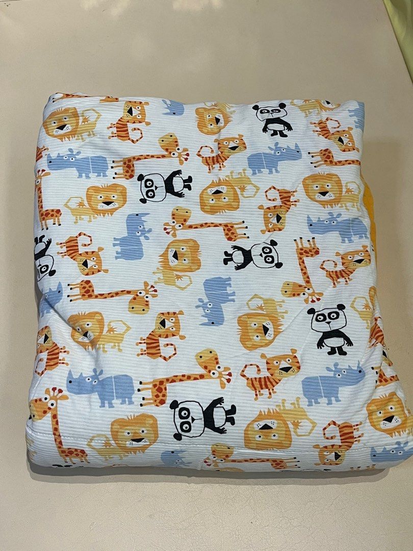 Hallmark design collection blanket animals Carousell