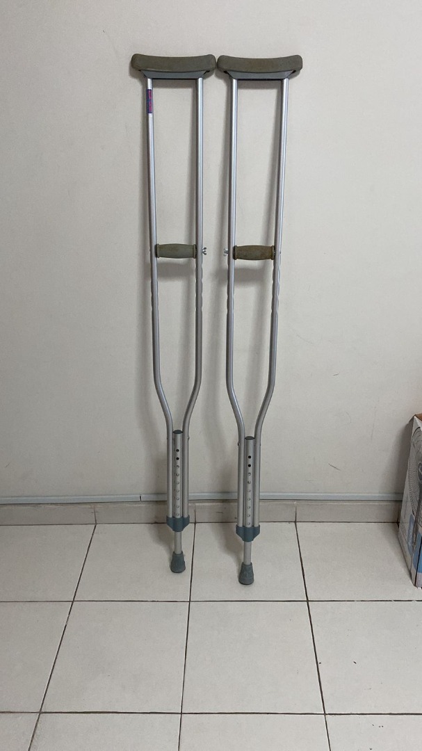 Height adjustable crutches, Health & Nutrition, Assistive