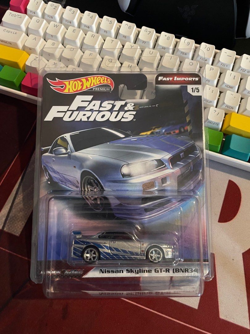 Hot Wheels Premium Car Culture Nissan Skyline GT-R BNR32 e BNR34