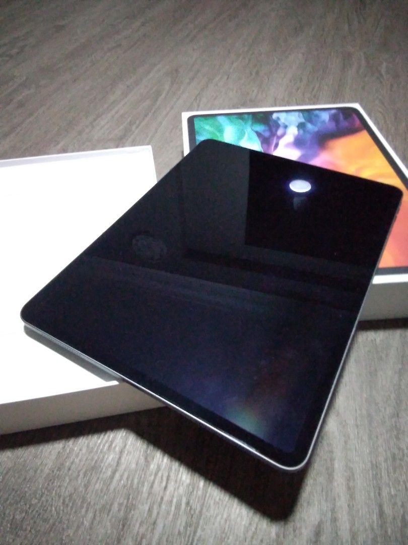 iPad pro 12.9 with FREE keyboard attachment case, Mobile Phones & Gadgets, Tablets, iPad on