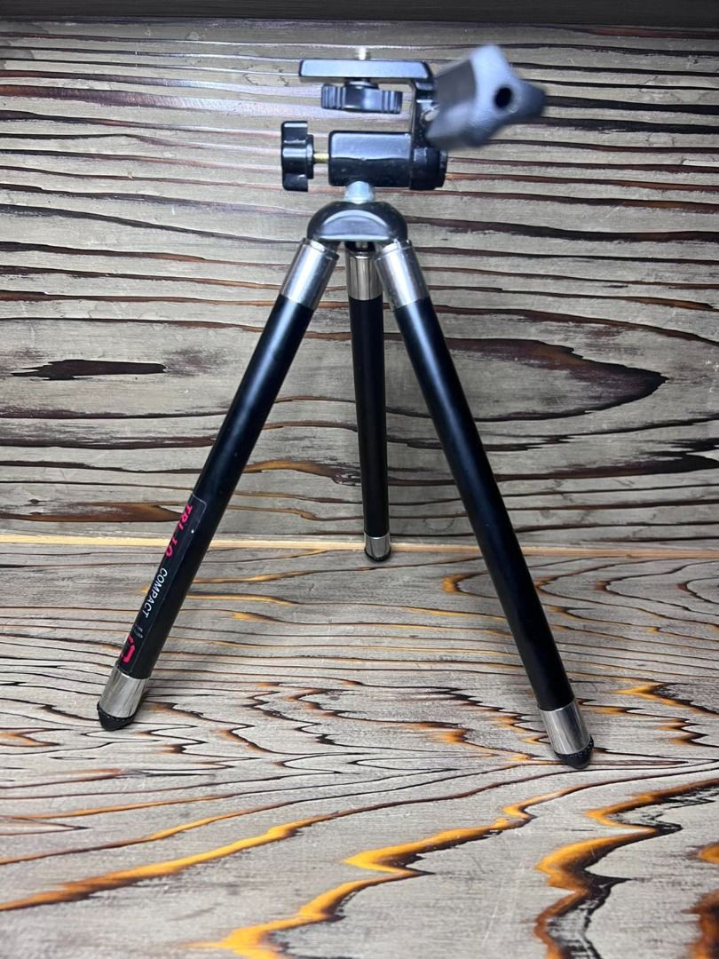 Japan Surplus Tri10 Compact Tripod, Photography, Photography