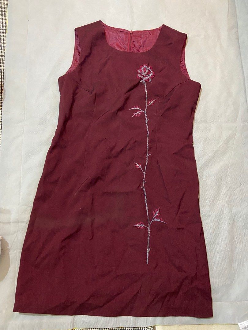 Maroon Office Set Coordinates Blazer Dress (Category: Sets or Coordinates) located in Mandaluyong City. Submitted by mybabypreloveditems (Listing ID 1216049136, Image 3). Description: With signs of storage and usage.