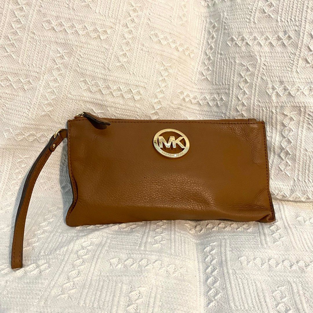 Michael Kors Leather Wristlet Clutch Pouch Purse, Women's Fashion, Bags &  Wallets, Clutches on Carousell