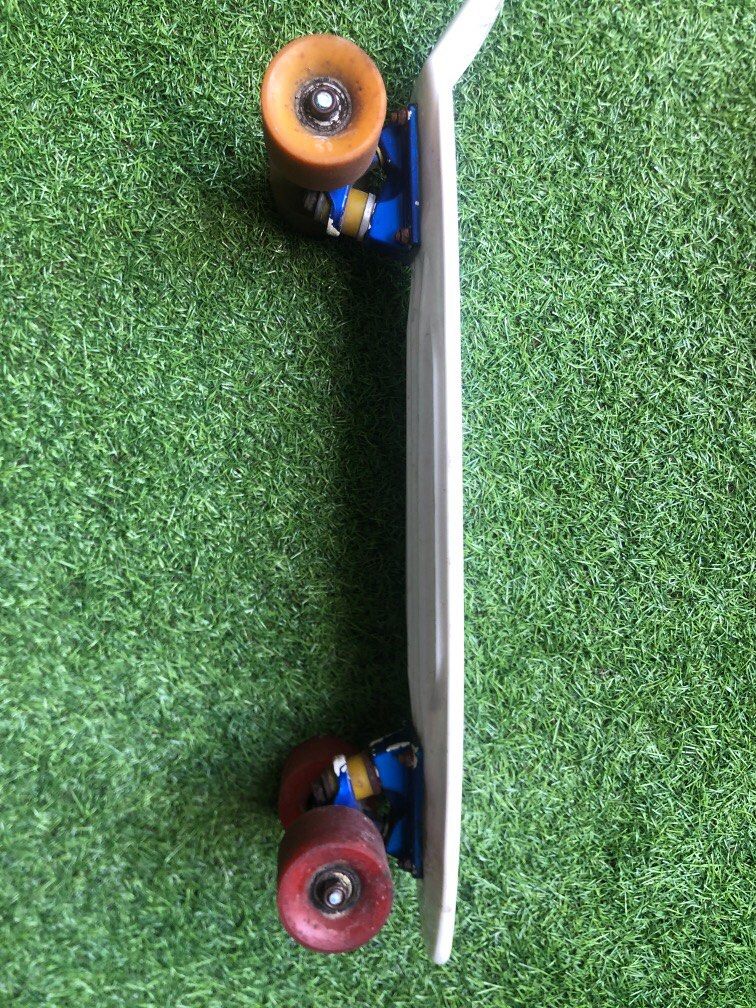 Mini skateboard in different colors, Sports Equipment, Sports & Games