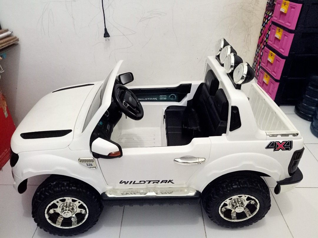 Mobil aki ford ranger wildtrak licensi ori, Toys & Collectibles, Mainan