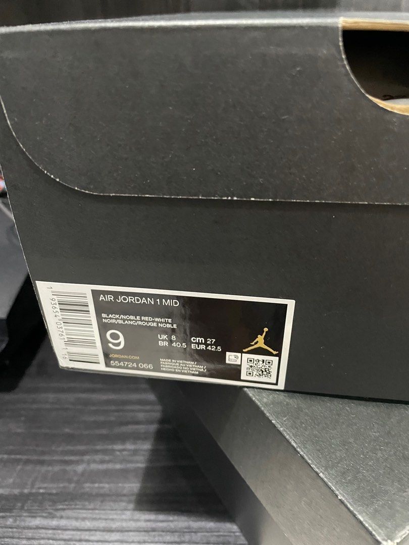 Nike Air jordan made in vietnam size 42.5, Fesyen Pria, Sepatu , Sneakers di Carousell