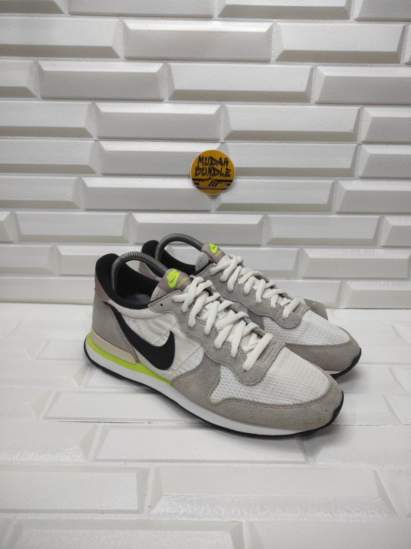 Nike Internationalist Men s Fashion Footwear Sneakers on Carousell