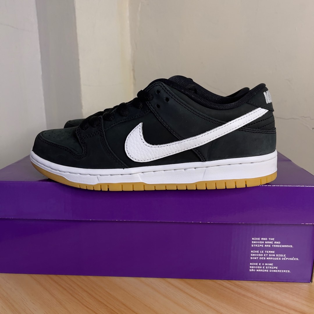 sb dunk low black gum