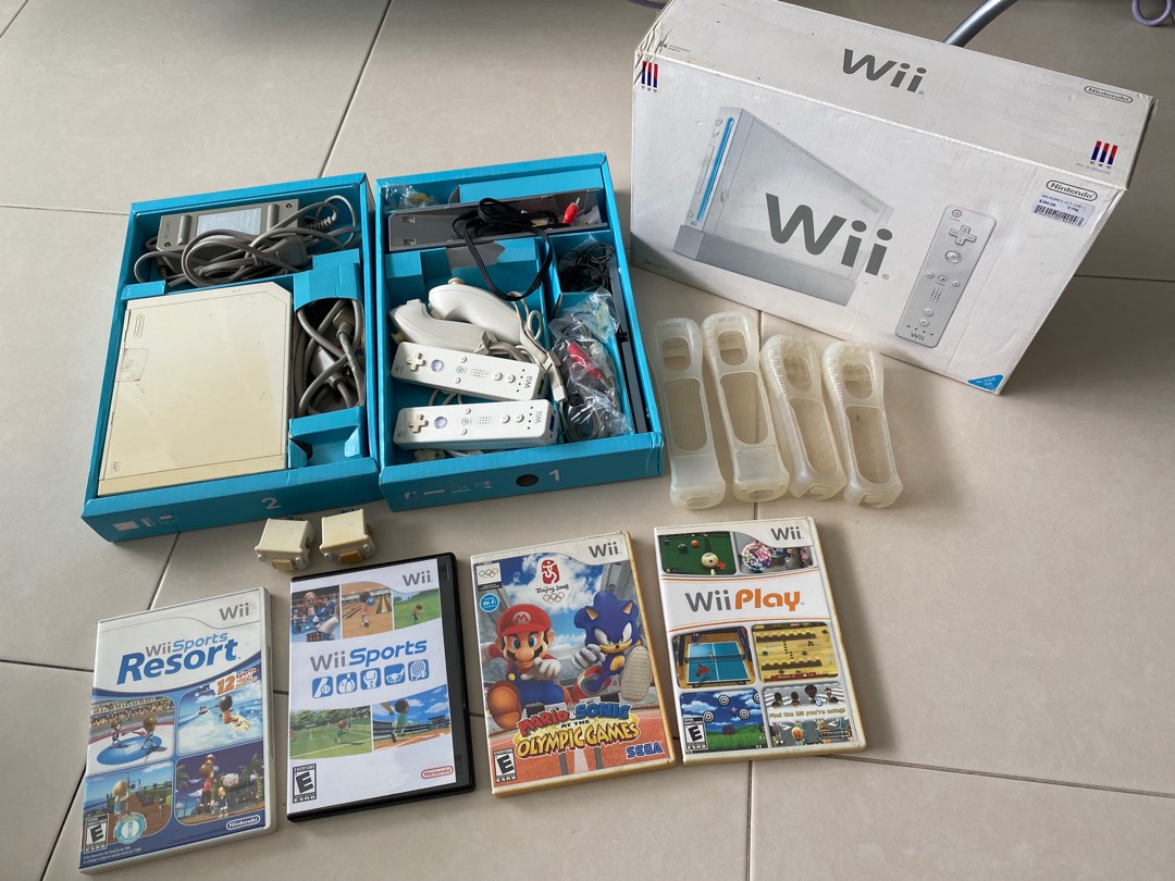 Nintendo Wii with Games, Video Gaming, Video Game Consoles, Nintendo on