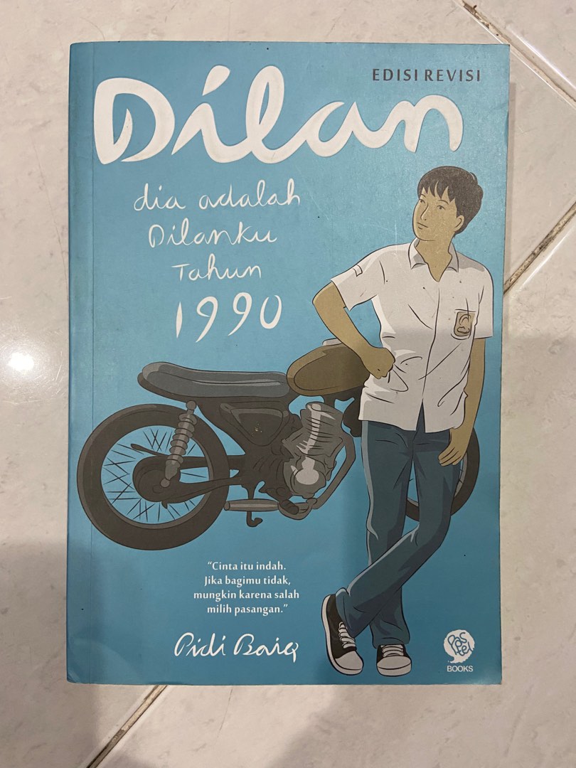 Novel Dilan 1990, Buku & Alat Tulis, Buku di Carousell