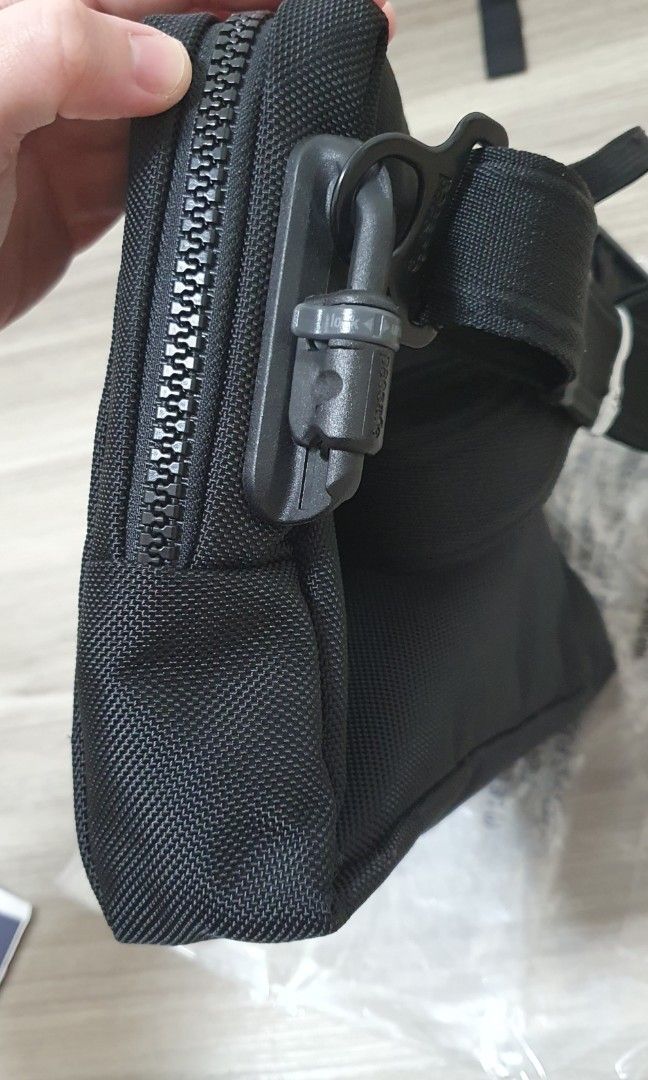 Pacsafe Intasafe Sling Anti Theft Cross Body Pack