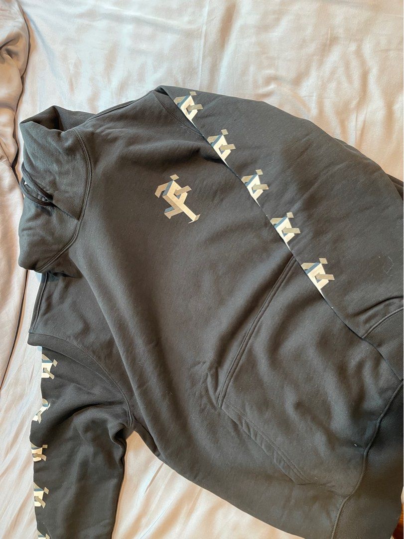 Palace hoodie discount size