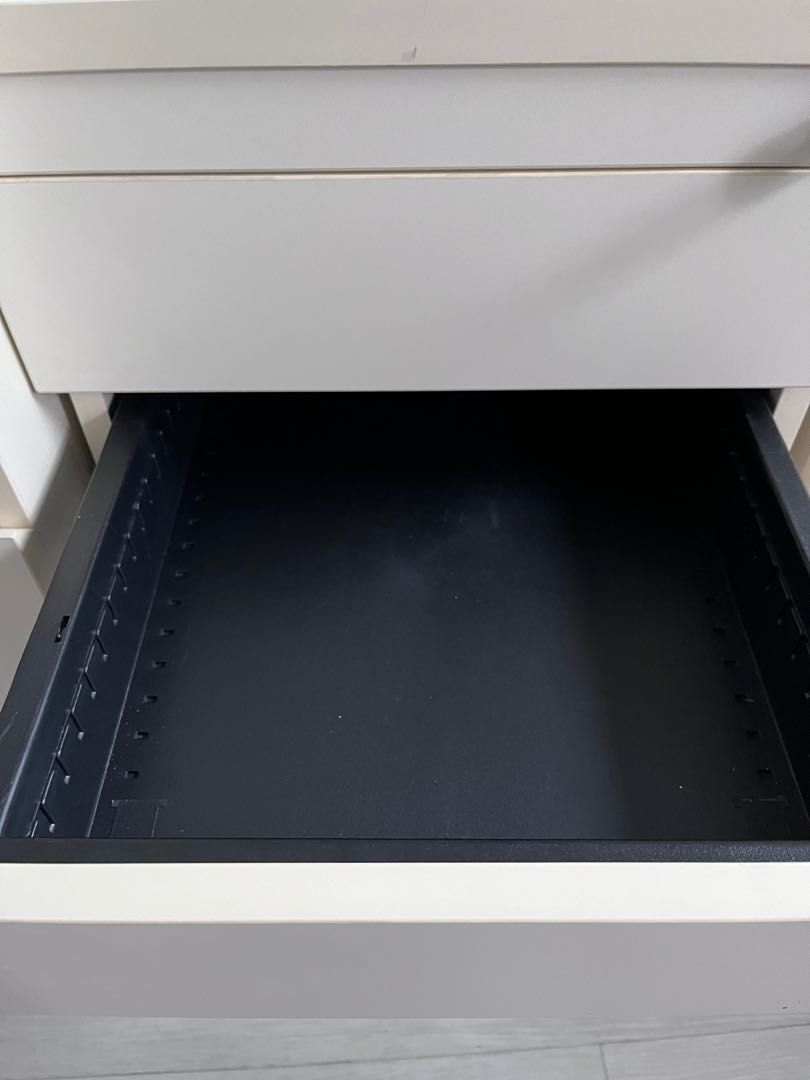 Pedestals with wheels Office Lockable with key Drawers