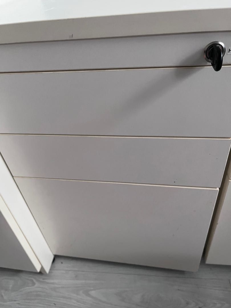 Pedestals with wheels Office Lockable with key Drawers