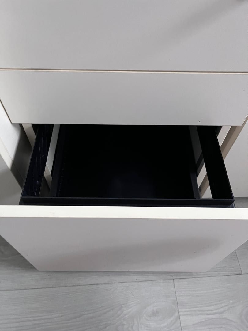 Pedestals with wheels Office Lockable with key Drawers