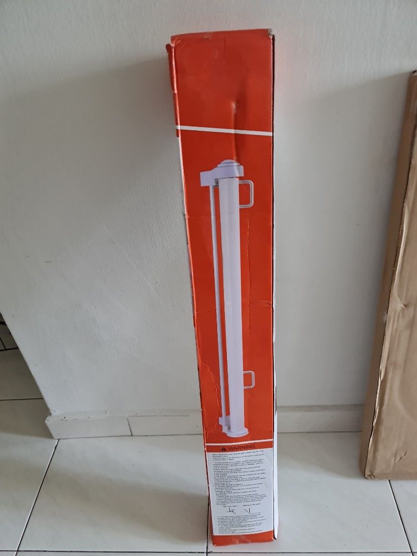 Retractable Safety Gate, Babies & Kids, Baby Nursery & Kids Furniture