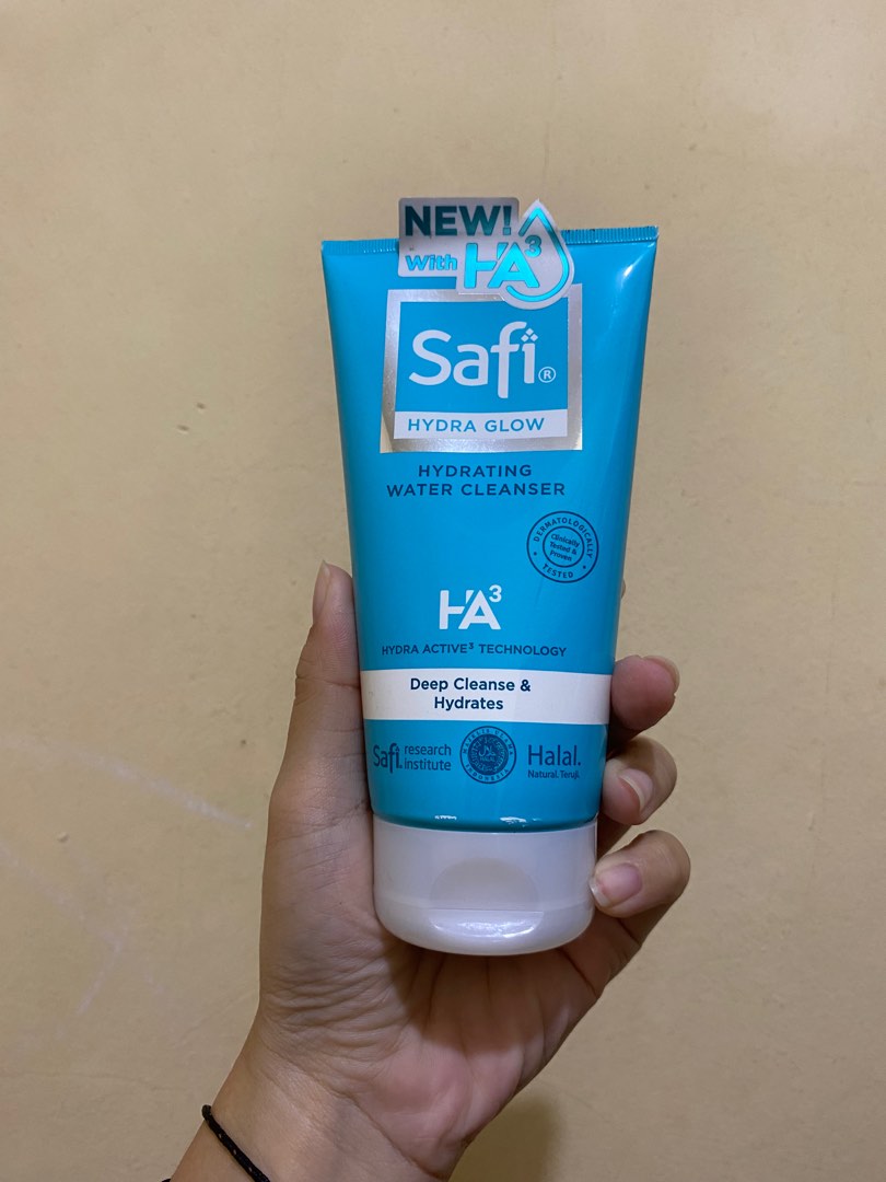 safi hydra glow face wash, Health & Beauty, Skin, Bath, & Body on Carousell