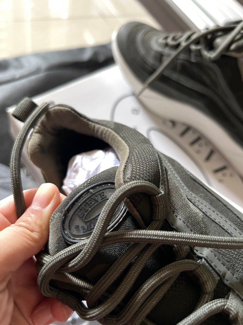 Steve madden hotsell sneakers army