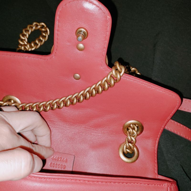 Berita Tas Merah Gucci Terbaru Hari Ini 