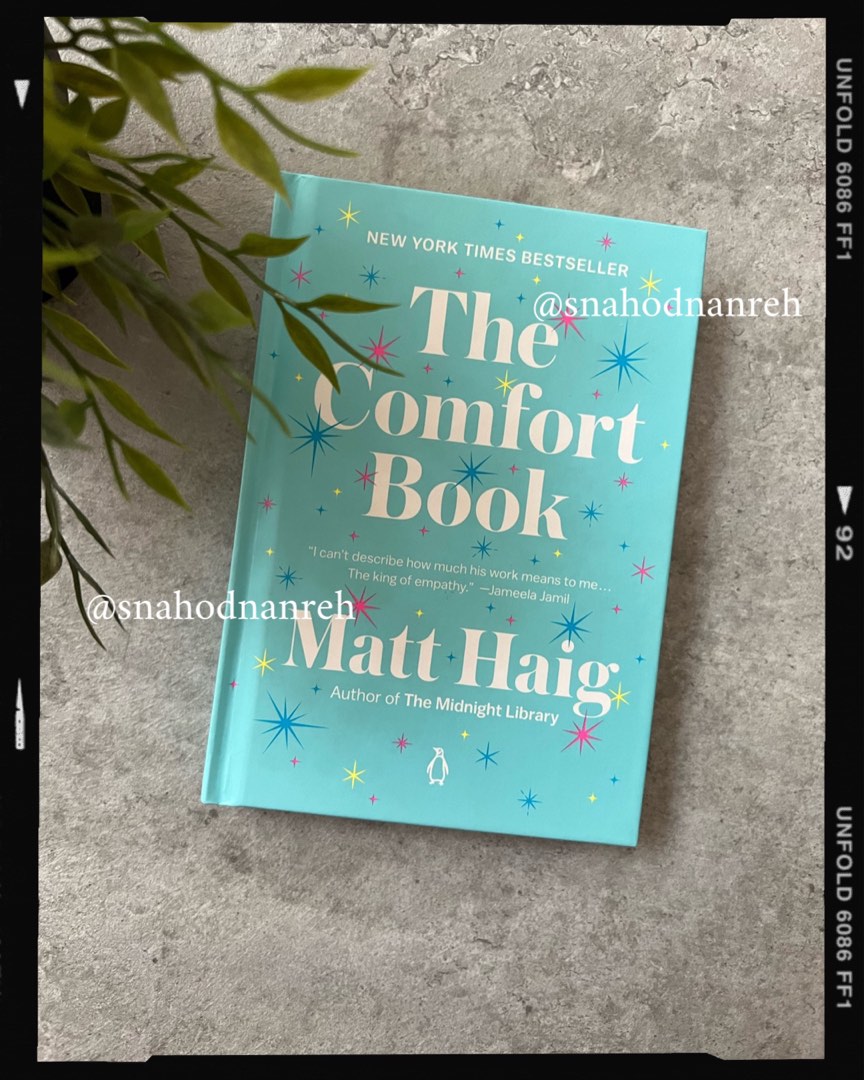 The Comfort Book Matt Haig, Buku & Alat Tulis, Buku di Carousell