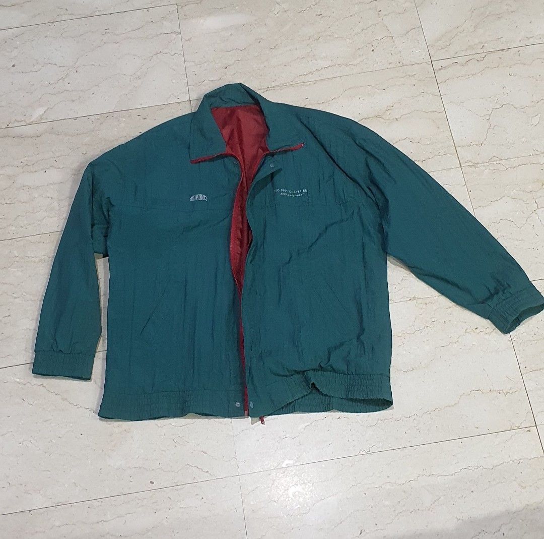Thin Jacket (Category: Coats, Jackets and Outerwear) located in Singapore. Submitted by yeolm2000 (Listing ID 1215998165, Image 1). Description: Thin jacket for local use.