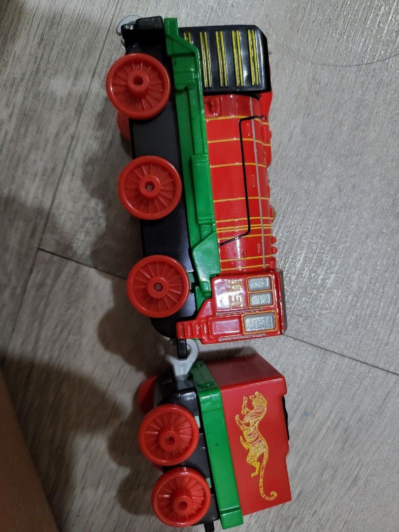 yong bao wooden train