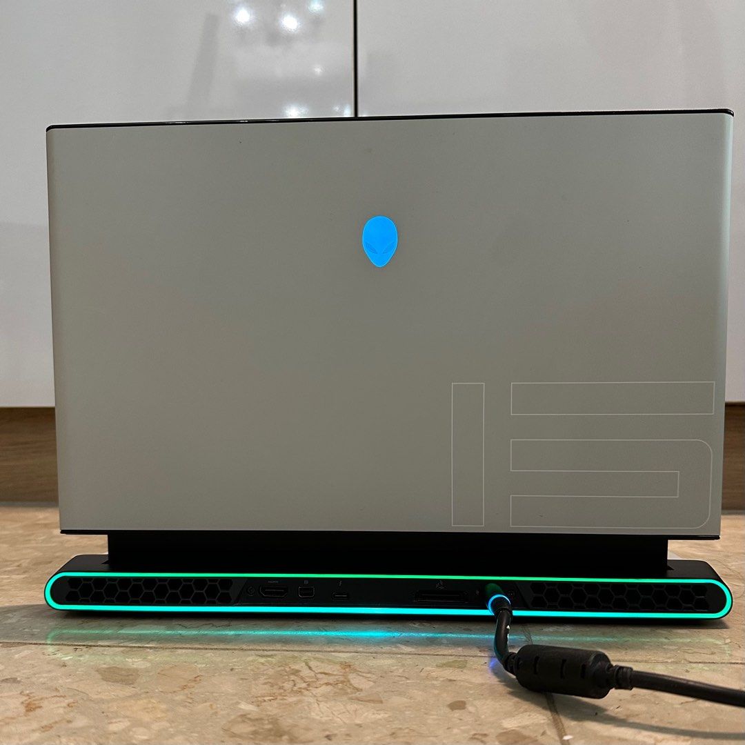 Top-End Alienware M15 R2|RTX 2080 8GB|4K OLED 1ms 15.6 Inch|i7 9750H ...