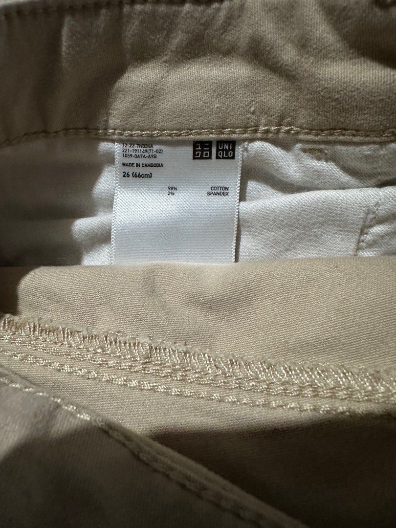 UNIQLO pants cream on Carousell