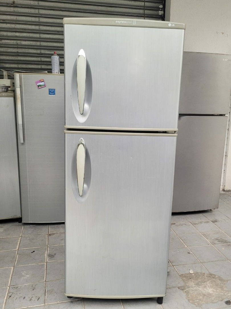 Used LG 2 doors fridge 210L, refrigerator peti sejuk peti ais, good