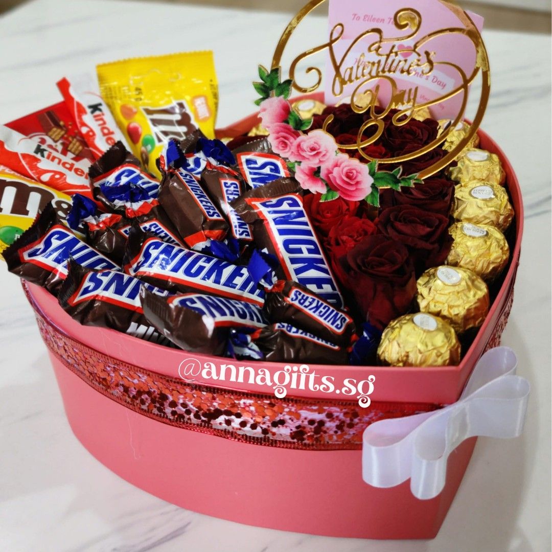 Chocolate Bouquet Gift Box, Hobbies & Toys, Stationery & Craft, Handmade  Craft on Carousell