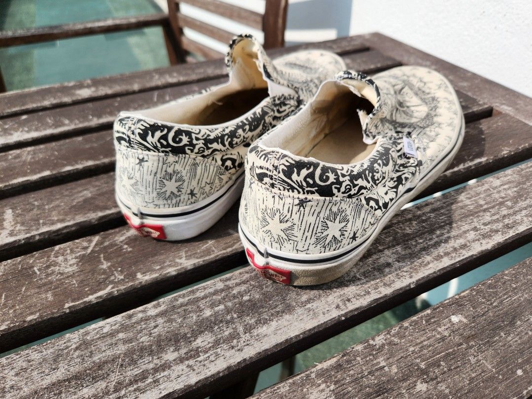 Limited vans authentic store