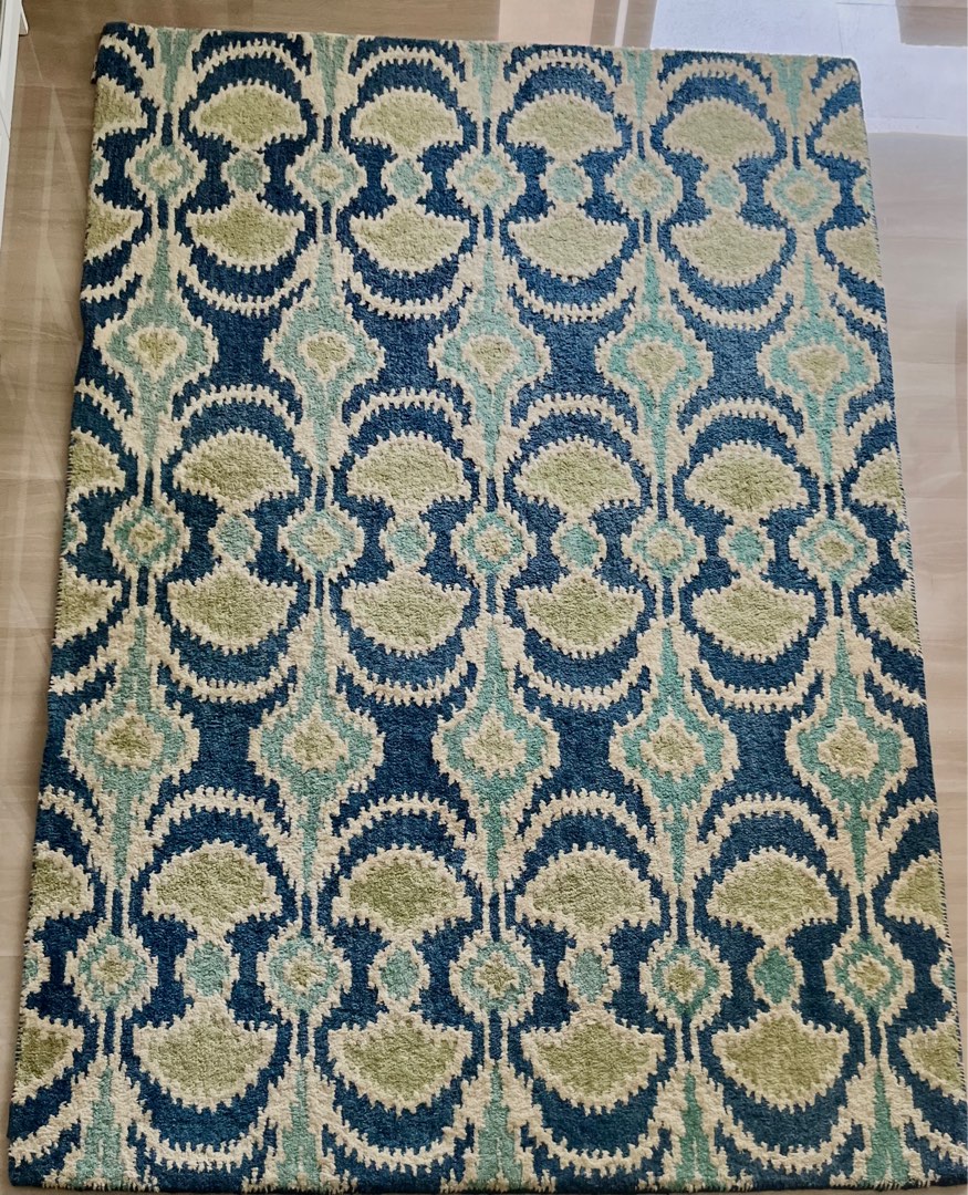 Vintage style carpet, Furniture & Home Living, Home Decor, Carpets