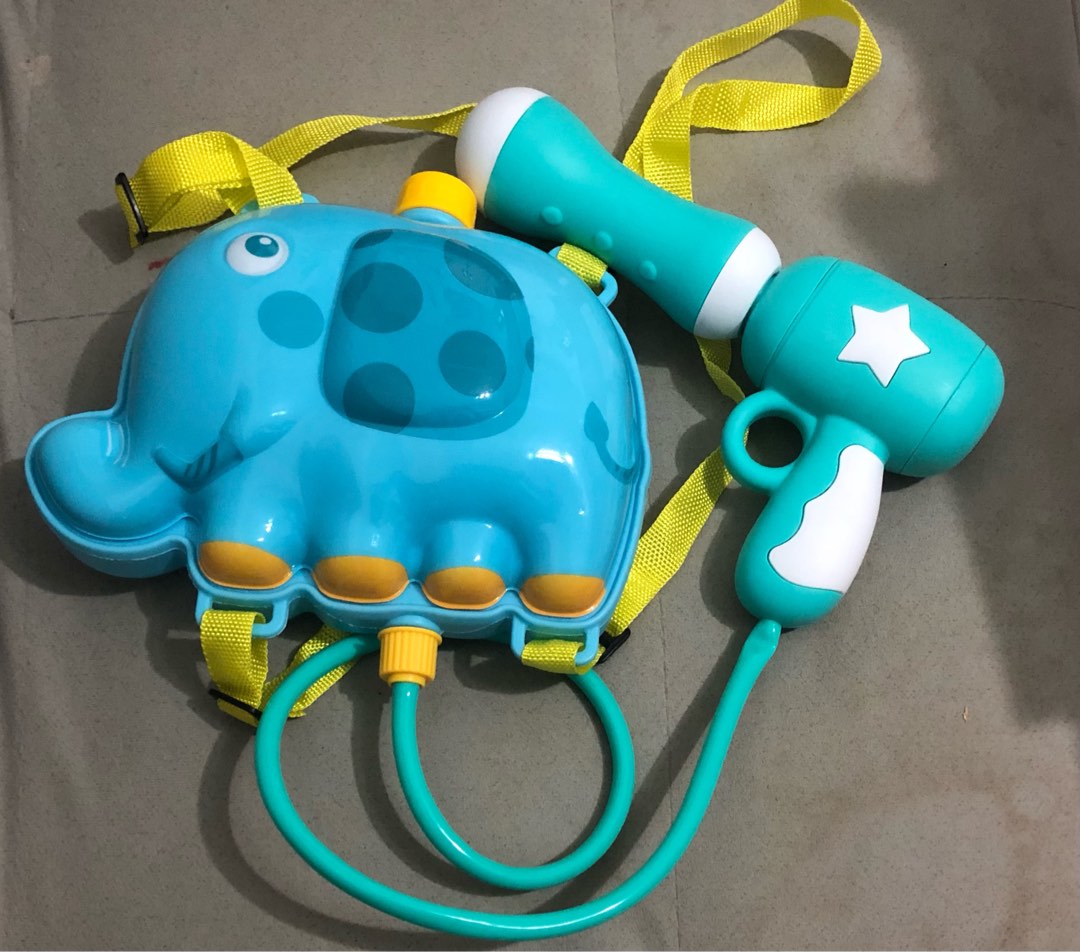 Water gun with backpack, Hobbies & Toys, Toys & Games on Carousell