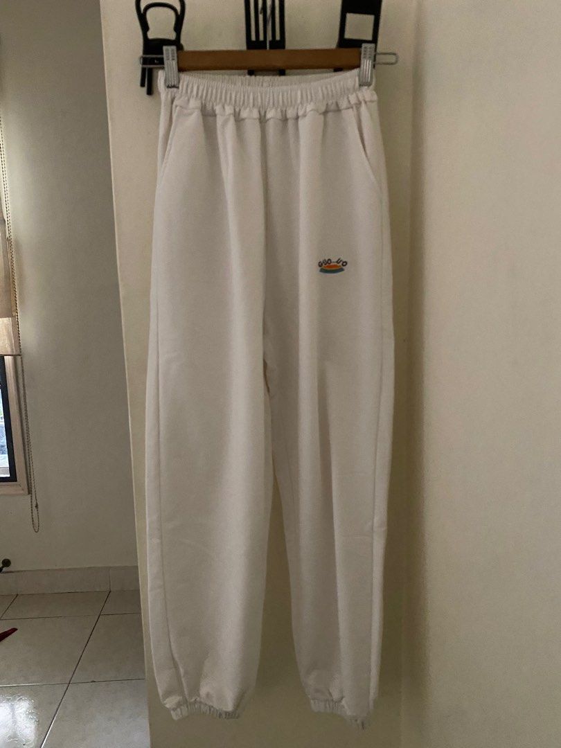White Sweatpants, Women's Fashion, Bottoms, Other Bottoms on Carousell